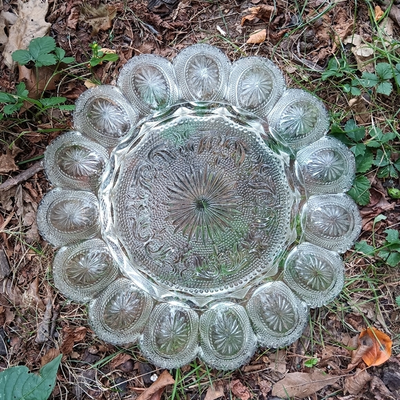 EAPG L. E. SMITH 11.25" Ornate Clear Glass 15-Egg Deviled Egg Oyster Plate - Picture 4 of 4